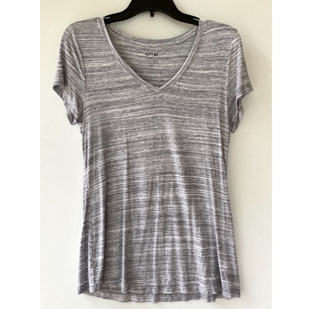 APT. 9 Modern Essentials Gray V-neck Tee